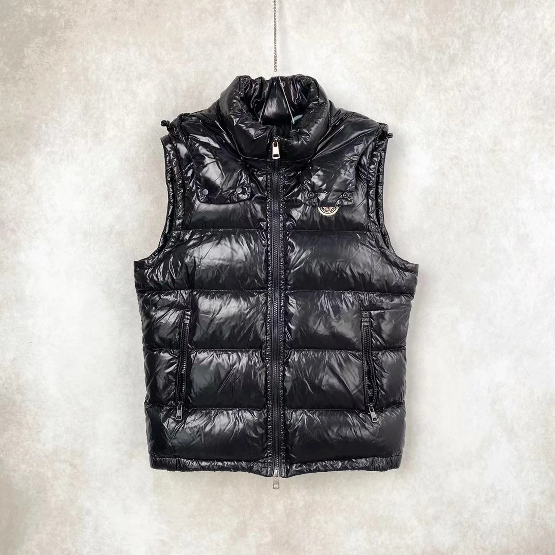 jm0139 Moncler 蒙口 连帽羽绒马甲 1码 公价9200 无配件 95新