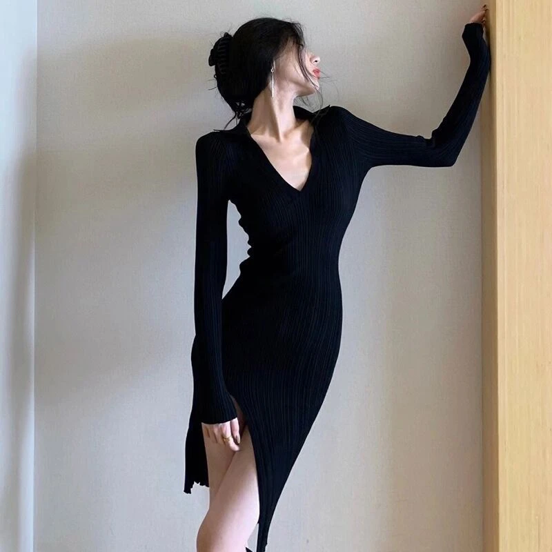 1505早秋高级感修身显瘦名媛休闲纯欲法式黑色针织长袖包臀连衣裙
