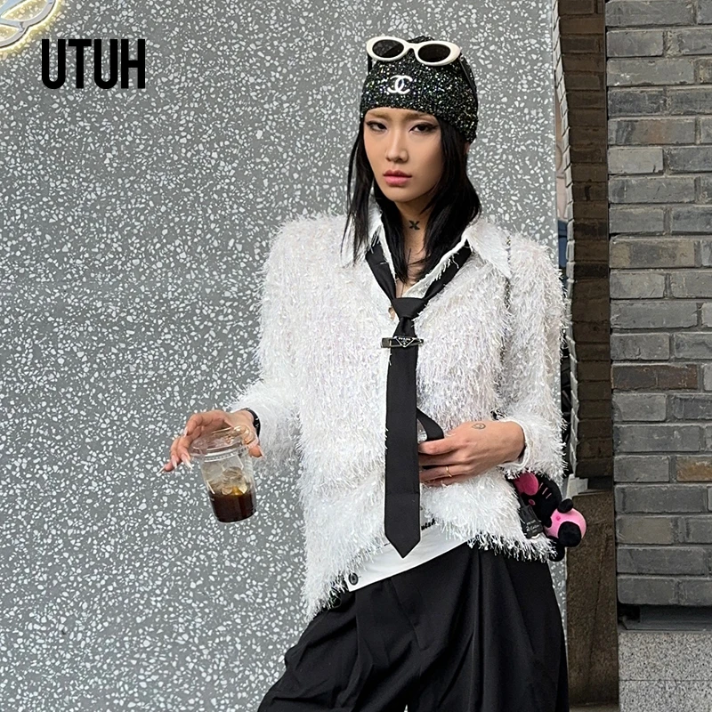 UTUH 白色上衣 配：领带 TWSA1C111