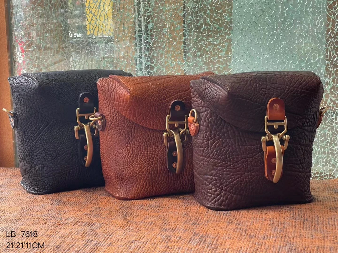 传牛颈纹手工风格复古厚牛皮个性小众单肩斜挎包纯铜五金男士小包