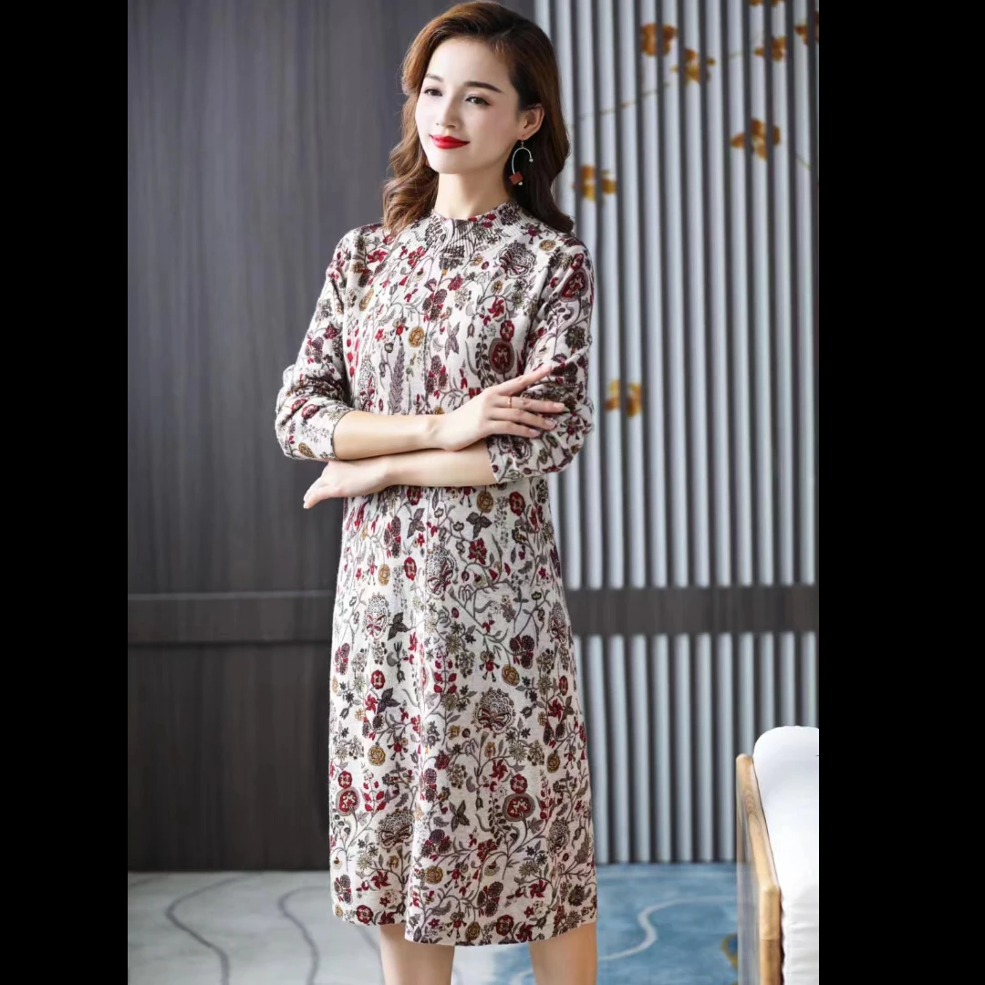 鄂尔多斯市奥登，女士羊毛印花女长款。