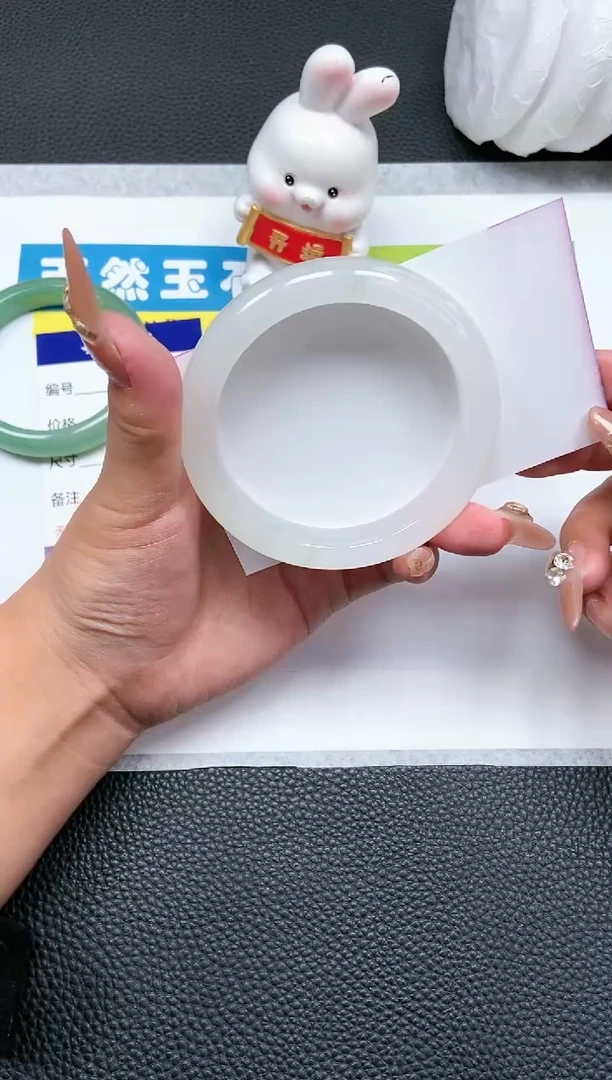 【闪购商品】石英质玉手镯未镶嵌A151-58+