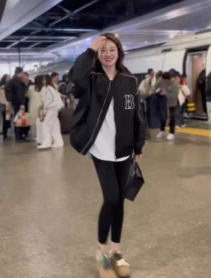 2024春季短款上衣女外套休闲百搭字母宽松开衫时尚夹克短款外套