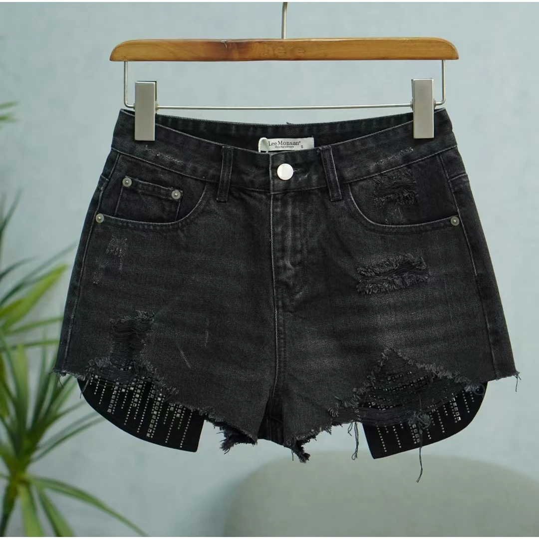 枺系列   WY741   女装简约时尚牛仔短裤黑色6431001
