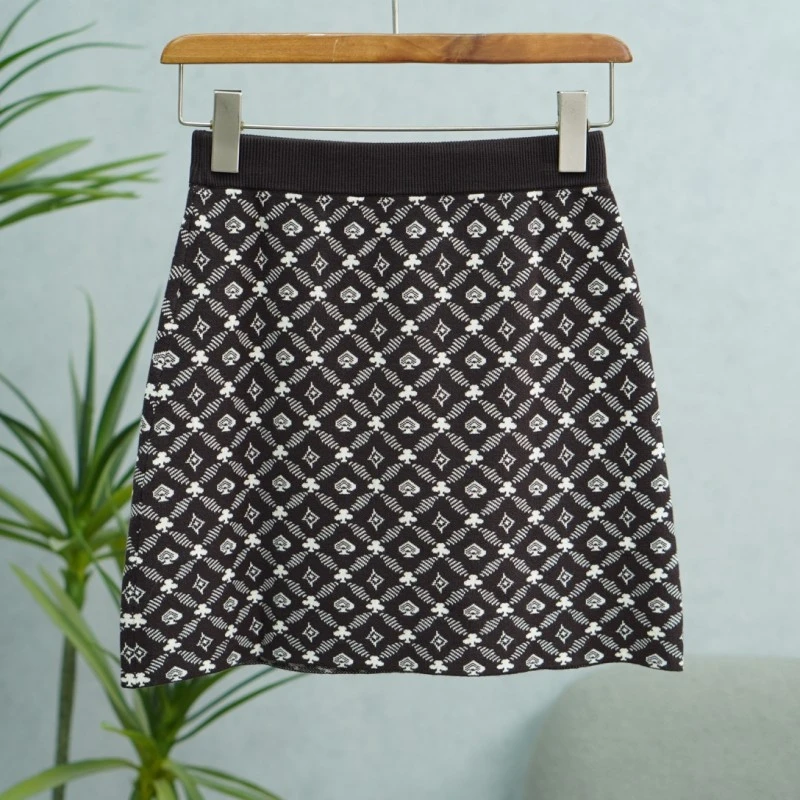 LI丽系列  Z373   女装时尚撤柜针织半身裙咖啡色69337101