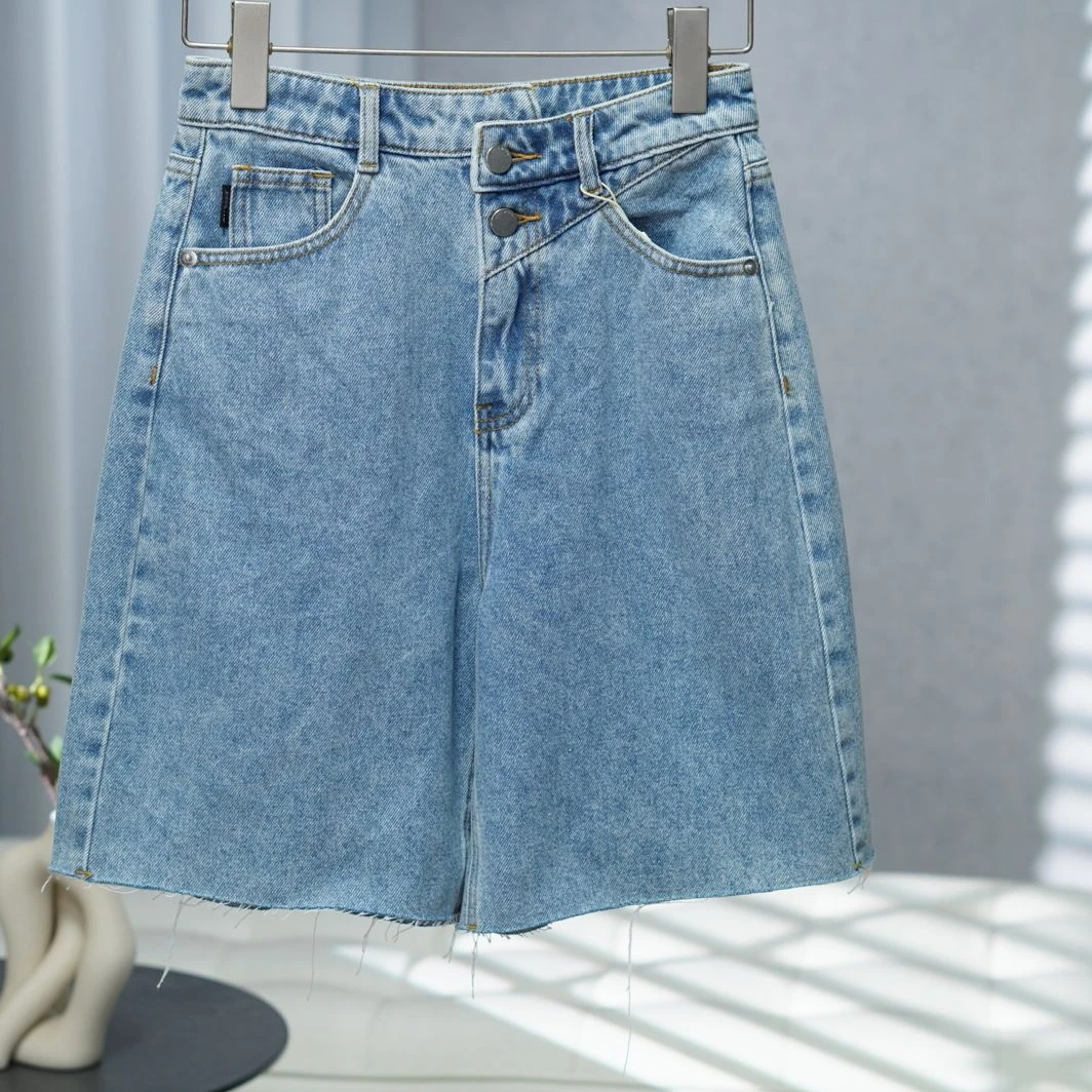 O系列   O-132    女装时尚撤柜休闲牛仔五分裤牛仔蓝