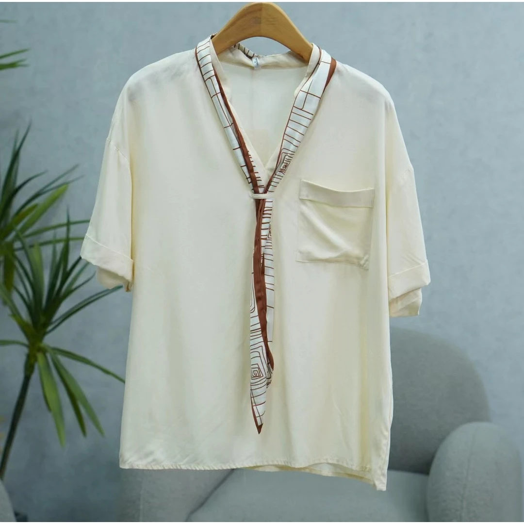 Shi系列   S400   女装简约时尚线条丝巾上衣杏色2205385