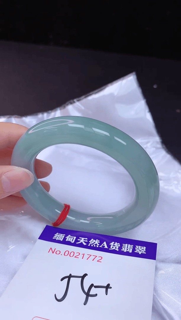 【闪购商品】翡翠手镯未镶嵌54+