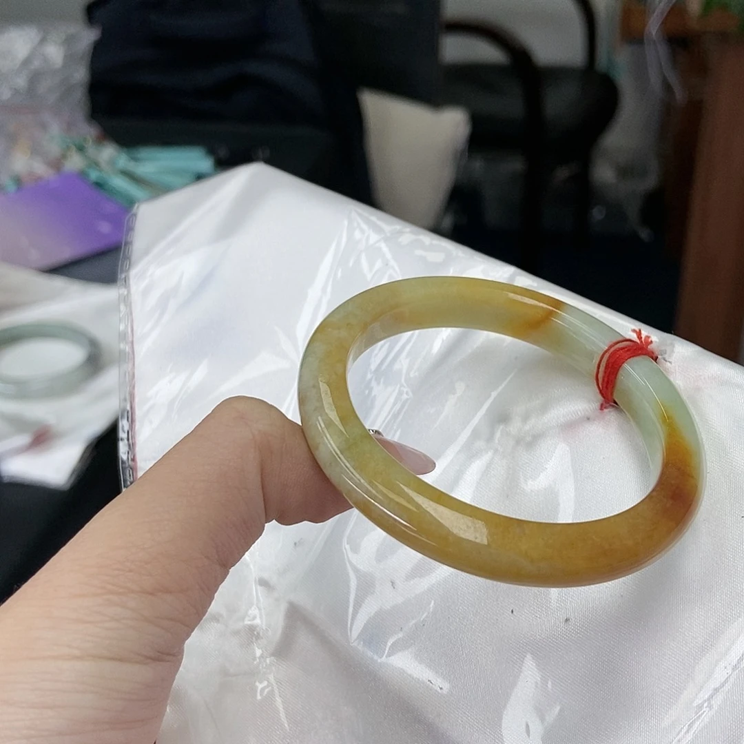 翡翠手镯未镶嵌天然A货翡翠