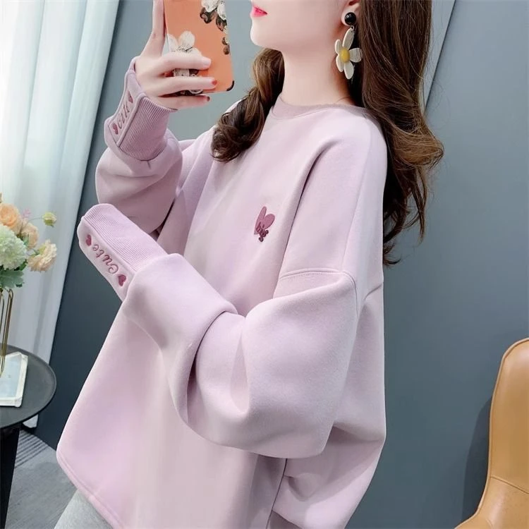 不规则加绒卫衣女秋冬小个子遮屁股宽松刺绣洋气搭配鲨鱼裤的上衣