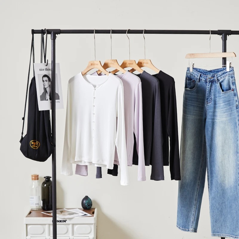 特！松驰感~显瘦小V领罗纹珠扣T恤 V236女装H0098