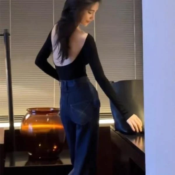 2023-0446-视频里同款蓝色裤子～精斜立裁撞线微喇女小众牛仔裤