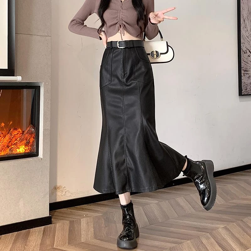 拼接pu皮裙包臀半身裙女2024新款秋冬高级感显瘦鱼尾裙黑色中长款