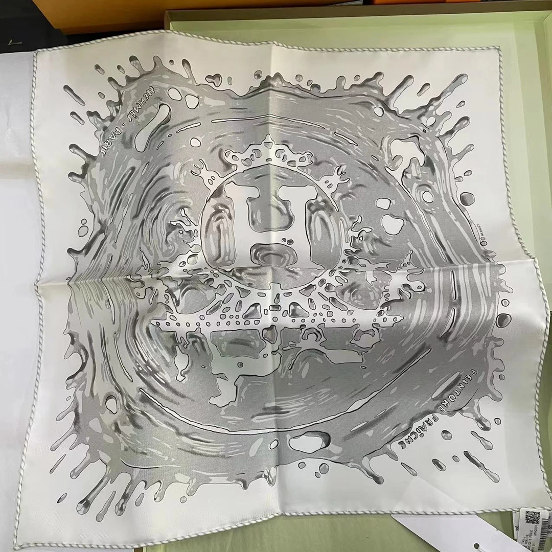 全新未使用 Hermes/爱马仕 【佳娴粉丝】油漆未干 45丝巾P202977365