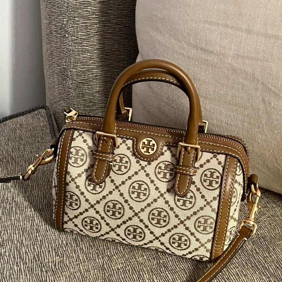 全新未使用  【佳娴】TORY BURCH 82939榛子棕 手提包 18.5*11.5*12
