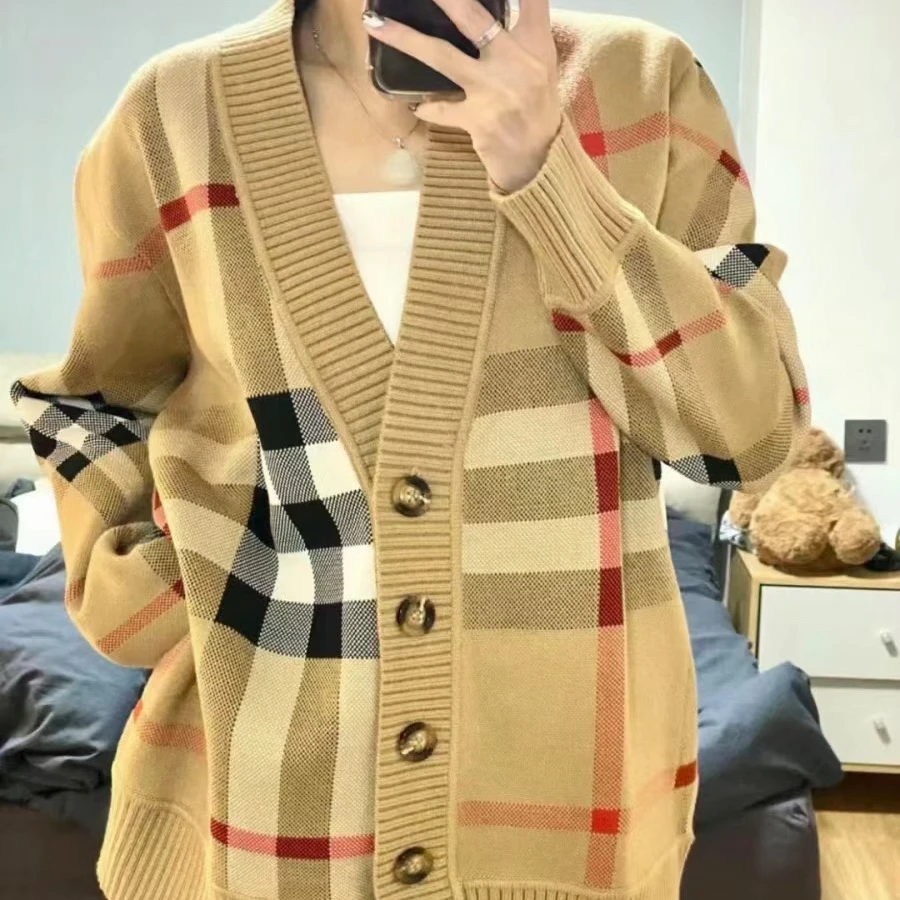 全新未使用 BURBERRY/博柏利 【佳娴】经典格纹 V领开衫TP017347