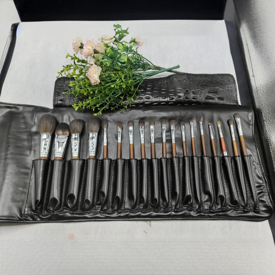 18支化妆刷套装眼影散粉刷粉底腮红高光修容晕染遮瑕全套软毛刷子