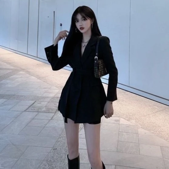 2025年早春新款复古风中长款气质收腰修身小西装黑色职场外套女
