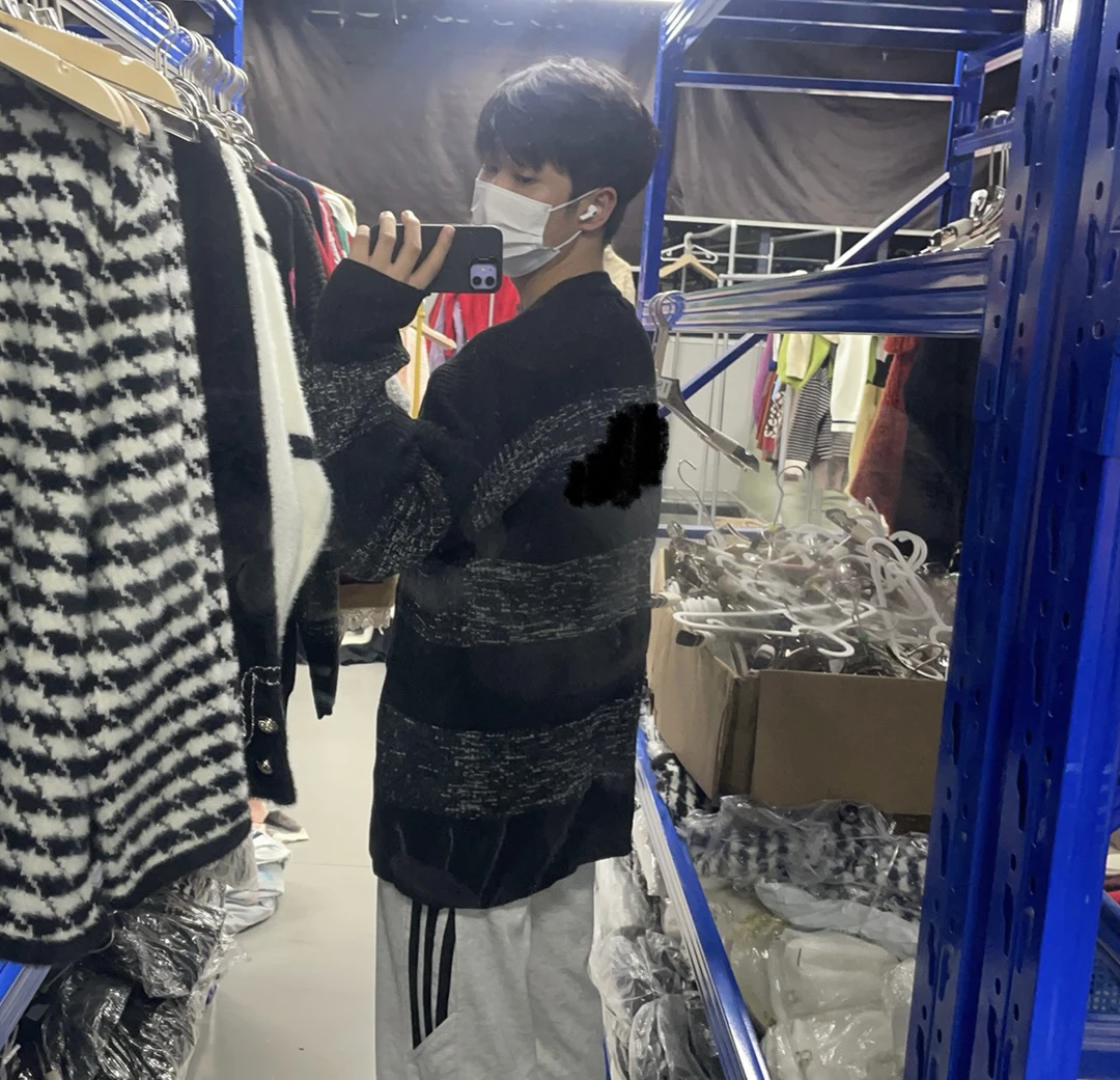 春1-10桃子哥开播浮力毛衣小香风