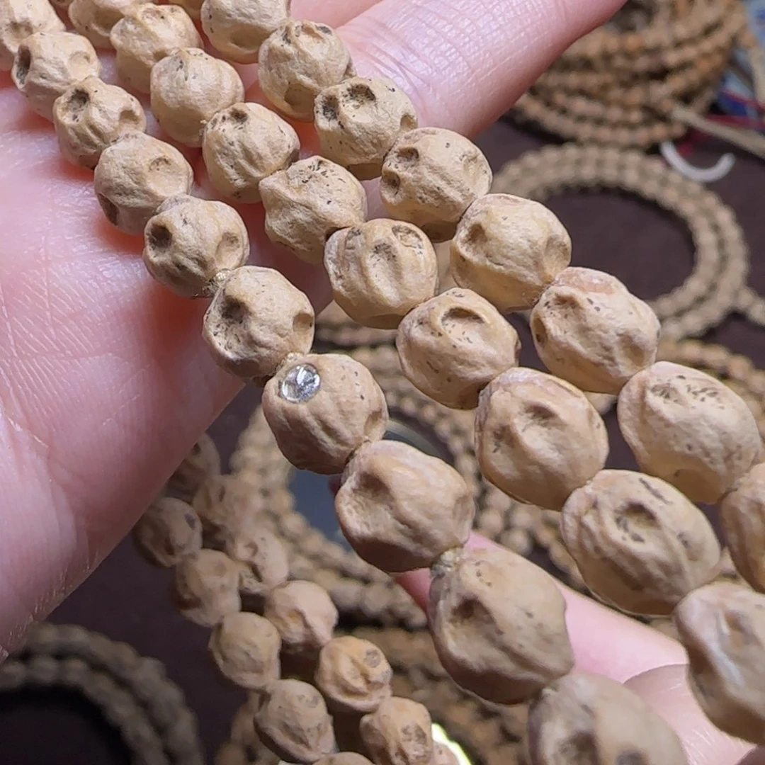 柏香籽/百香籽吊坠黑*人