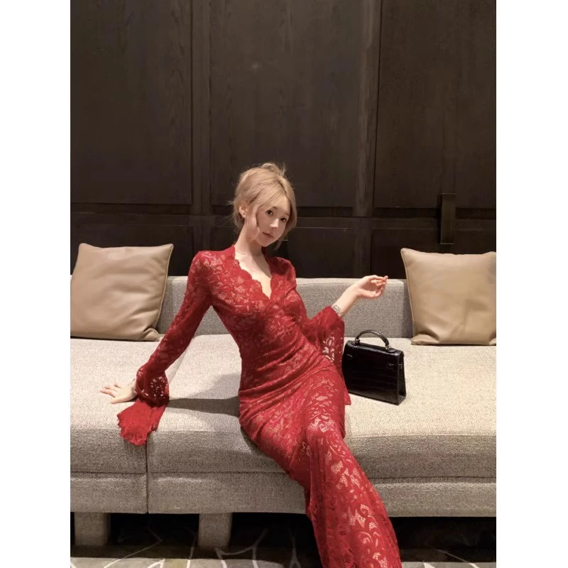 复古红色蕾丝连衣裙女秋冬长袖收腰修身裙子法式御姐气质包臀长裙