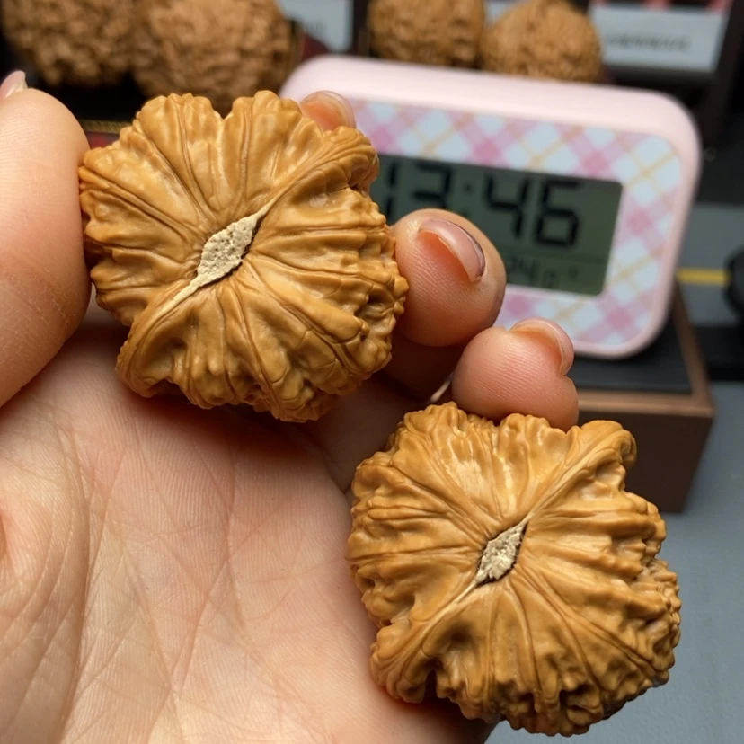 【闪购商品】文玩核桃把件?****年