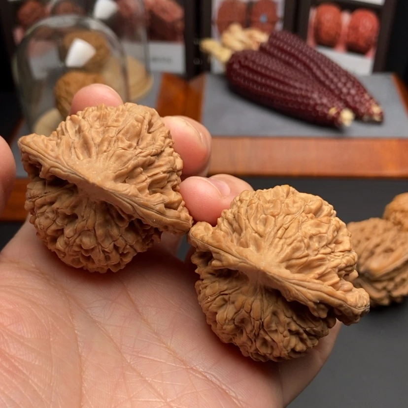 【闪购商品】文玩核桃把件大*脏