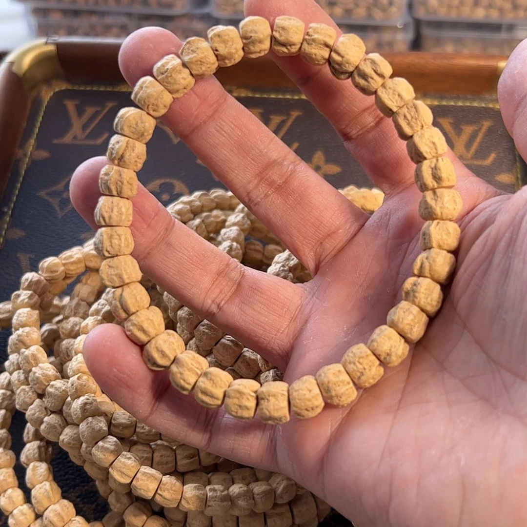 【闪购商品】柏香籽/百香籽吊坠霸王龙手持一条