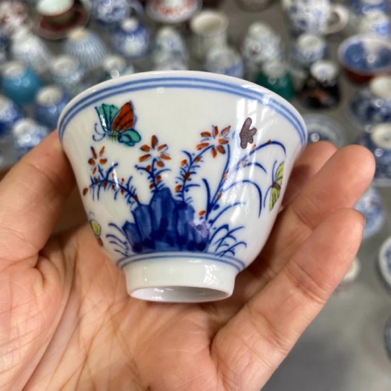 青花斗彩三秋杯主人杯