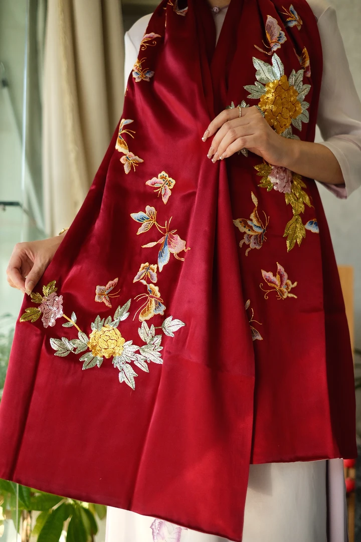 真丝桑蚕丝刺绣苏绣披肩