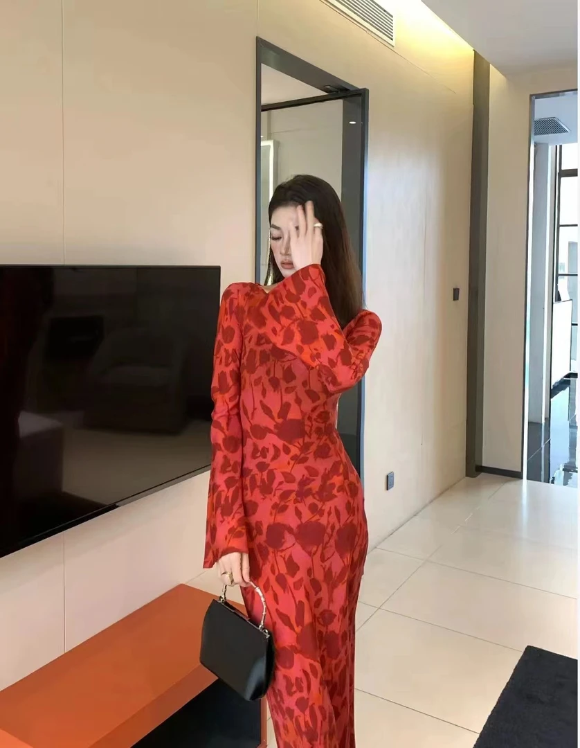 2024新款气质时尚显瘦网红修身长袖连衣裙