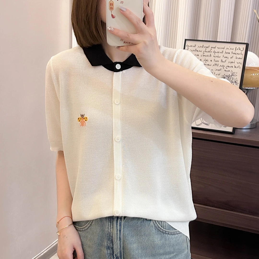 莱赛尔~方领撞色小蜜蜂刺绣薄款短袖夏季新款上衣宽松韩版T恤女士