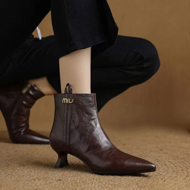 真软皮毛一体加绒短靴女冬季保暖尖头瘦瘦靴复古英伦风时尚马丁靴