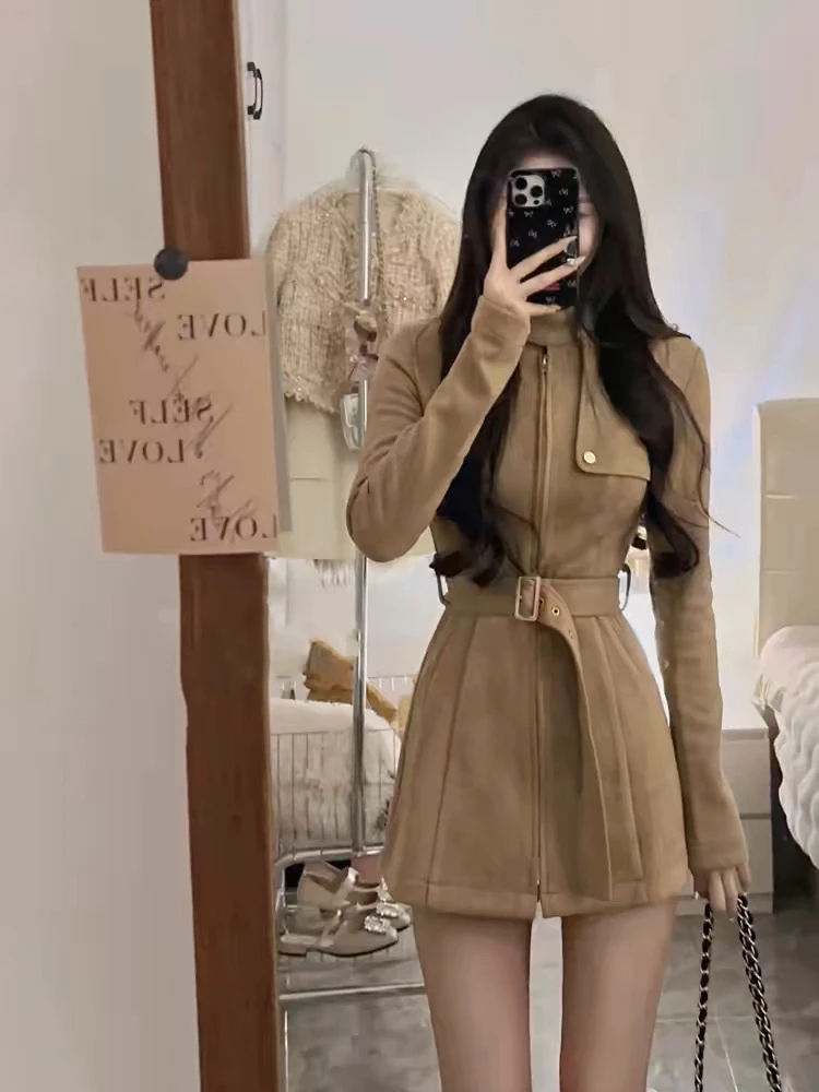 孙饱饱 秋冬新品立领麂皮腰带辣妹外套长袖收腰修身短裤套装裙