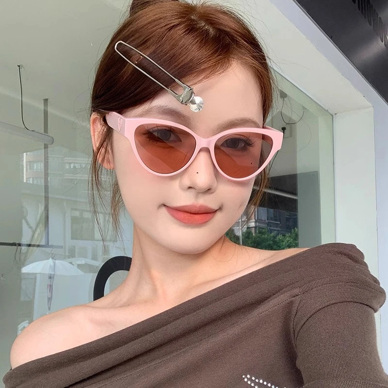 小众粉色猫眼墨镜女爆款2025新款防紫外线高级感太阳眼镜网红装饰