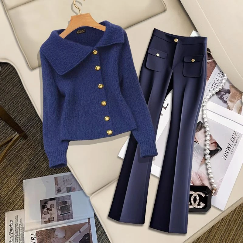 秋季减龄优雅穿搭一整套2024新款蓝色针织衫时尚气质微喇裤两件套