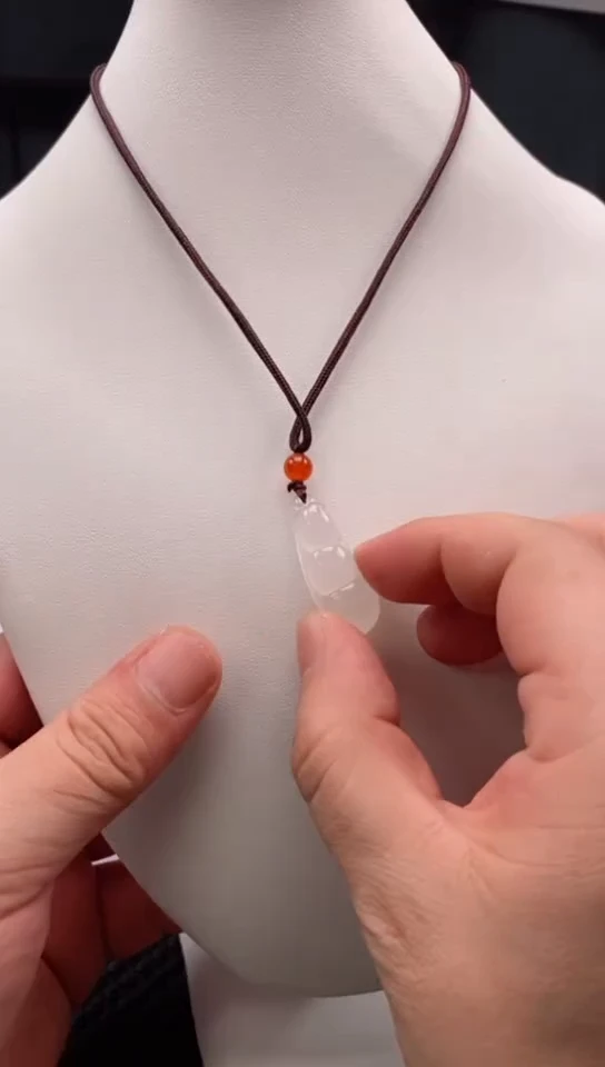 【闪购商品】玛瑙/玉髓吊坠未镶嵌玛瑙四季豆吊坠