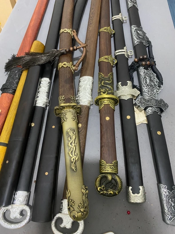 唐刀高货一体龙骨锻造一物一拍宝剑 未开刃