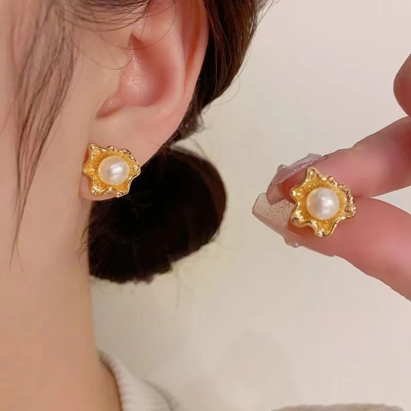 铜合金仿珍珠耳饰 花开富贵小香风气感质轻奢法式简约耳环【118】
