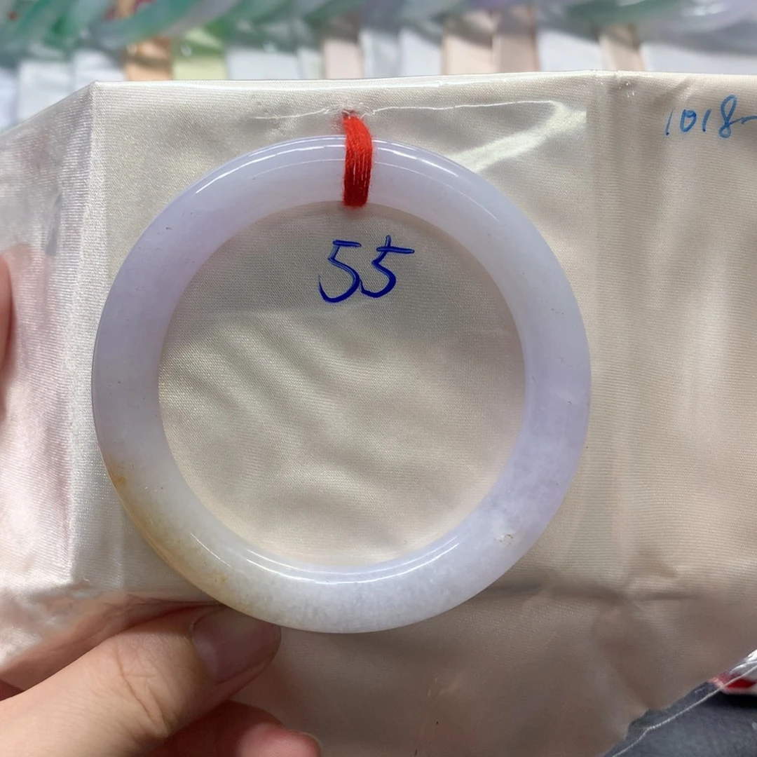 翡翠手镯未镶嵌翡翠