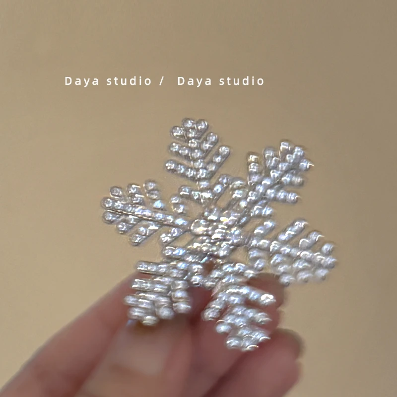 dayastudio下雪啦 闪闪法式锆石雪花发夹 轻奢高级感气质刘海边夹