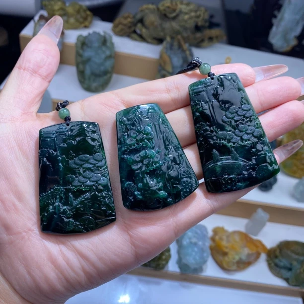 天然翡翠a货冰蓝水山水牌多样性发一