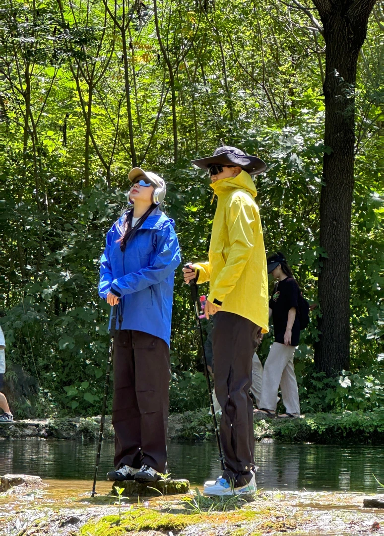 2024专业户外硬壳冲锋衣登山外套男女春秋款工装防风防泼水旅行服