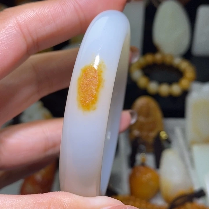 和田玉手链未镶嵌江**雨