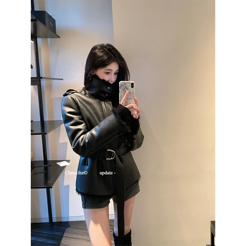 何晨曦「巴黎中古店」收腰皮毛一体夹克女冬季酷飒复古修身机车外套