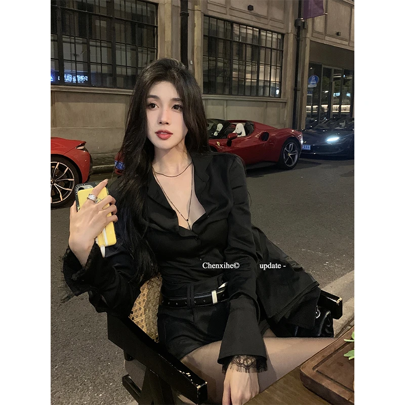 何晨曦 姐感收腰蕾丝拼接百搭衬衫女秋小V领质感长袖上衣T0466C