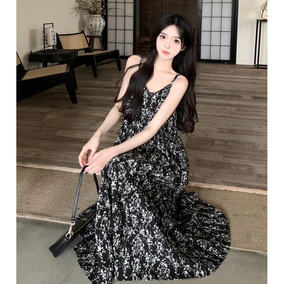 气质淑女风小碎花吊带裙2025夏季新款女装韩版时尚长款显瘦连衣裙