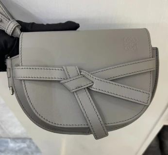 LOEWE/罗意威 斜挎包 灰色gate mini mx6738/2412