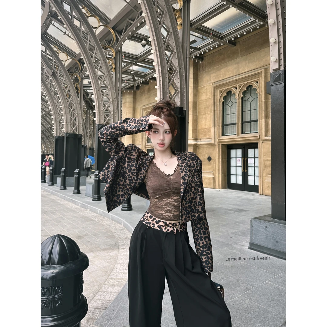 XIAOXIN【豹纹小外套】春款气质垫肩短外套LWJ24A1C533