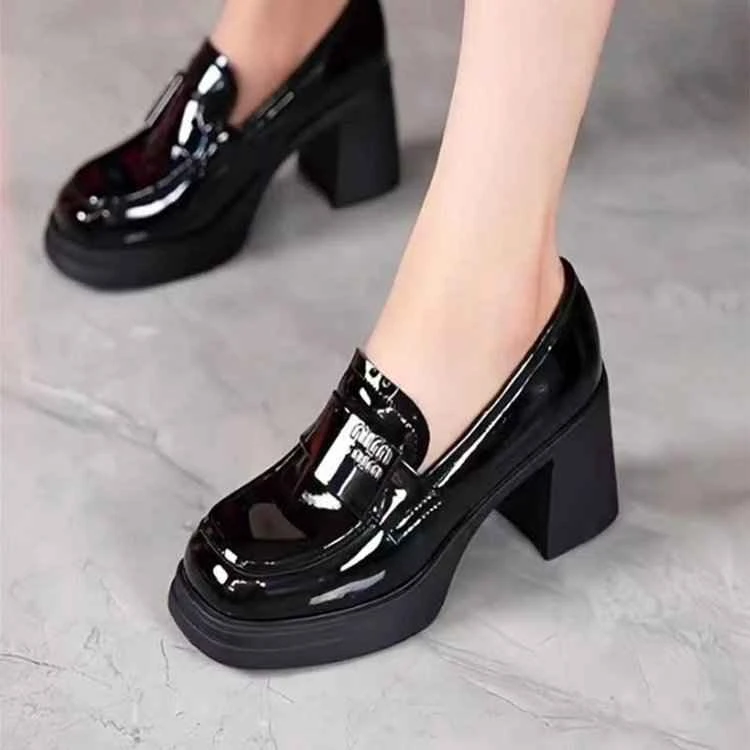 春秋粗跟小皮鞋单鞋女2024秋季新款时尚高跟乐福鞋厚底漆皮松糕鞋